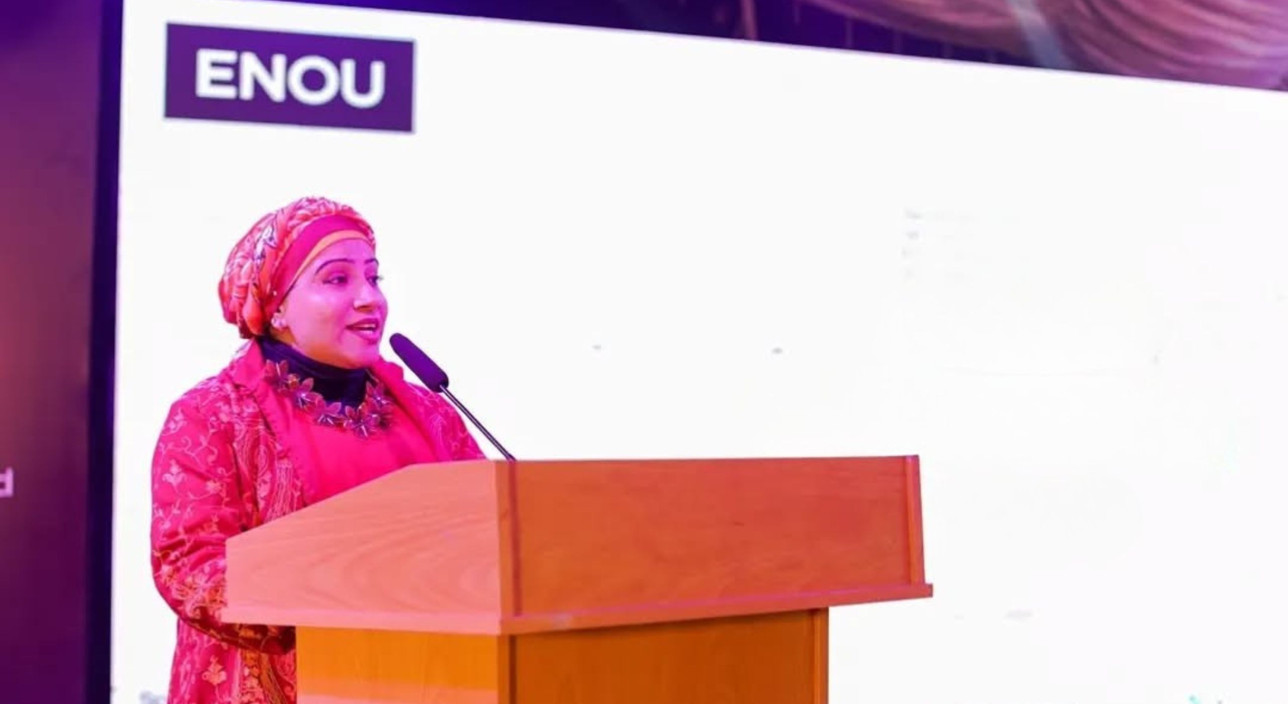 Team conversation in a lounge